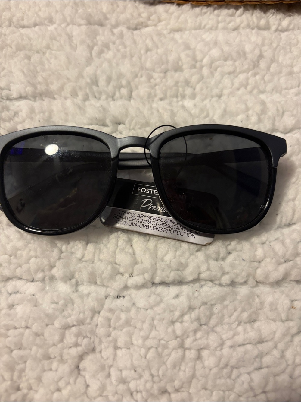 Foster Grant Matte Black Sunglasses with Dark Lenses